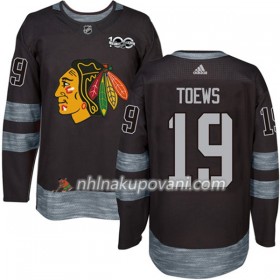 Chicago Blackhawks Dresy Jonathan Toews 19 1917-2017 100th Anniversary Adidas Černá Authentic - Pánské
